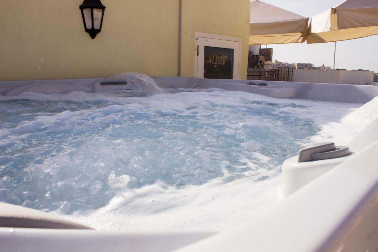 Birgu Lodge with Jacuzzi 1 Exterior foto